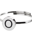 Anello con lettera smaltata