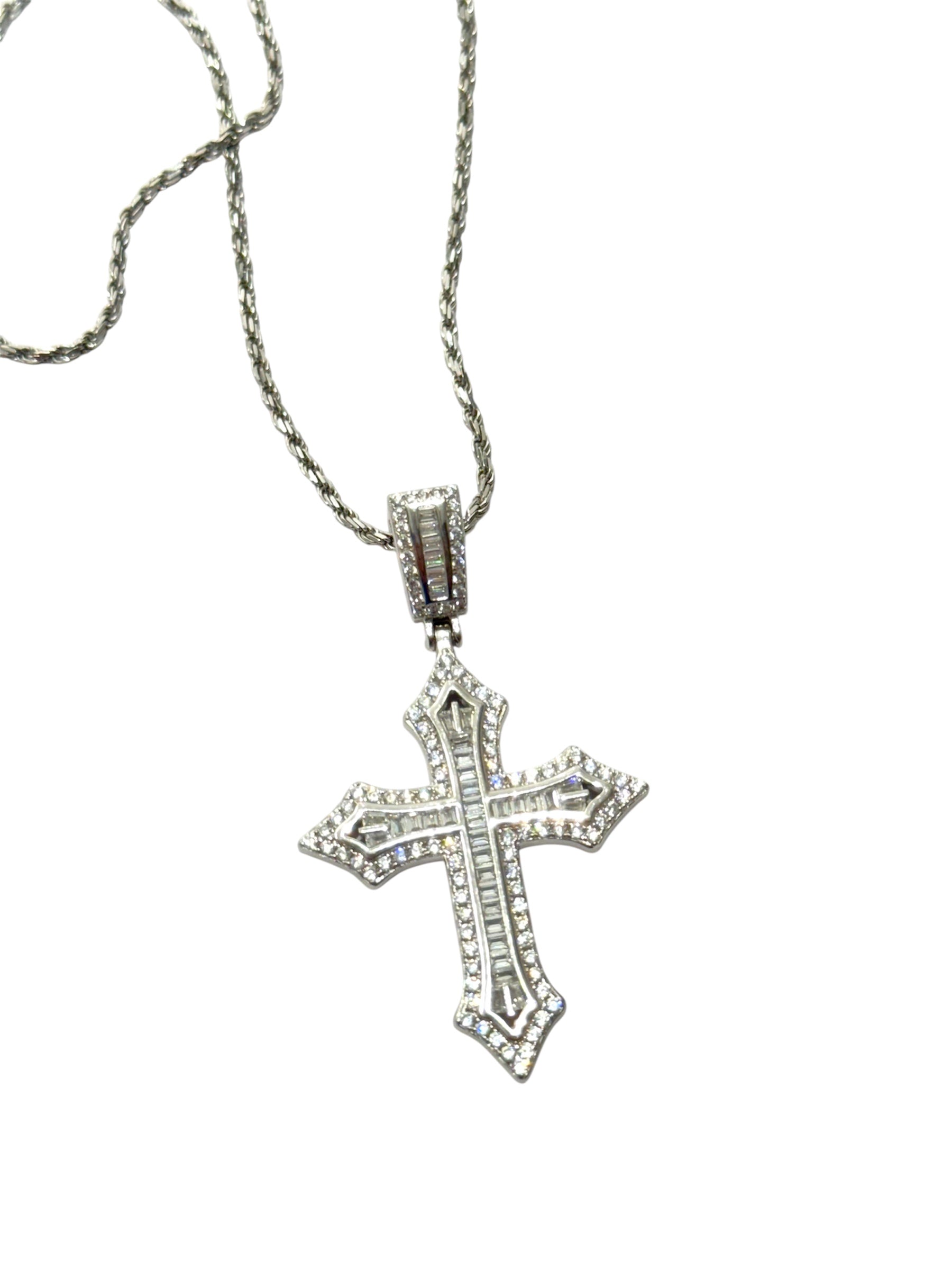 Collana con croce zirconata